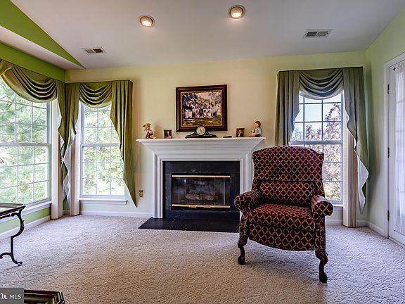 5th image of 136 Huntingdon Ct #1705