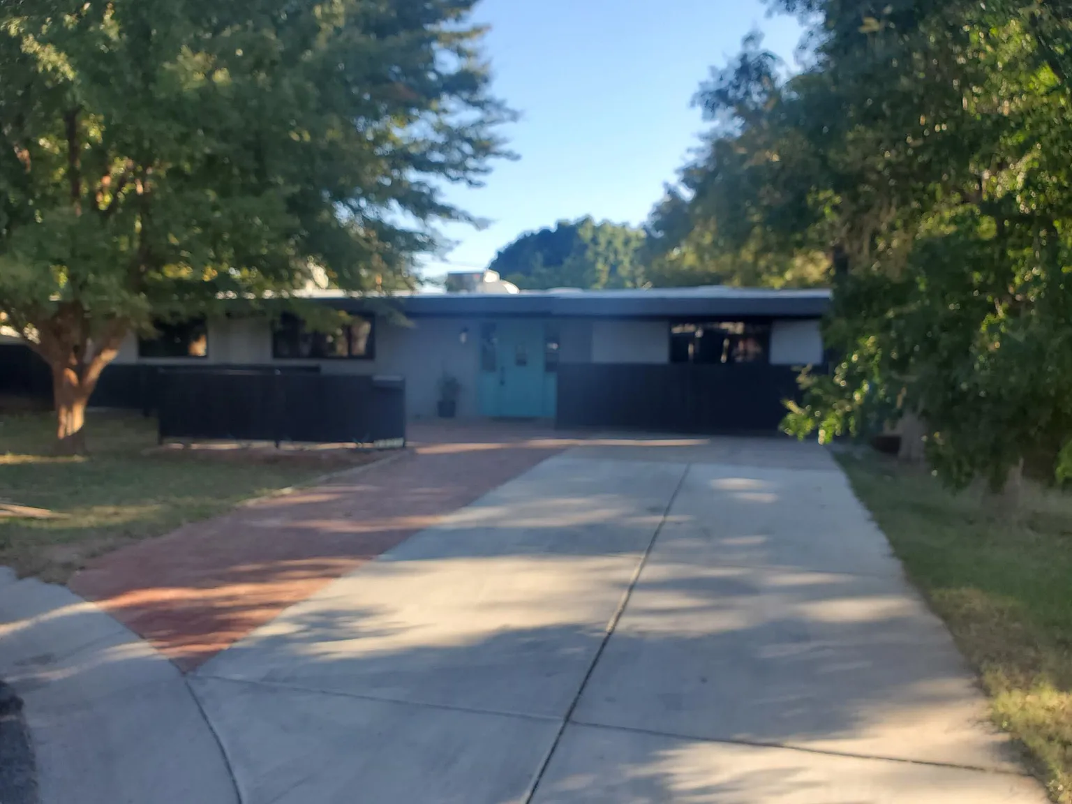 4 bed, 2400 sqft, $3,450 — Photo 2