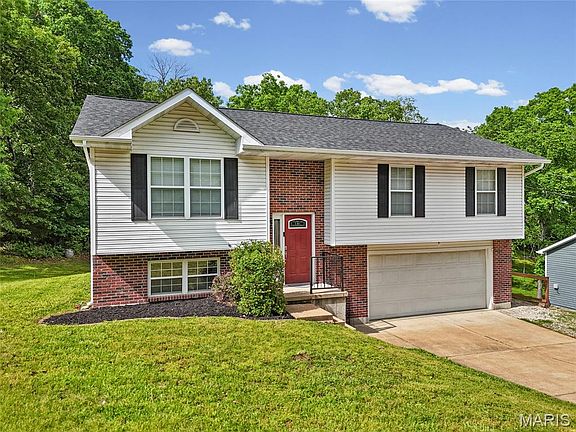 2nd image of 4409 Mockingbird Ln
