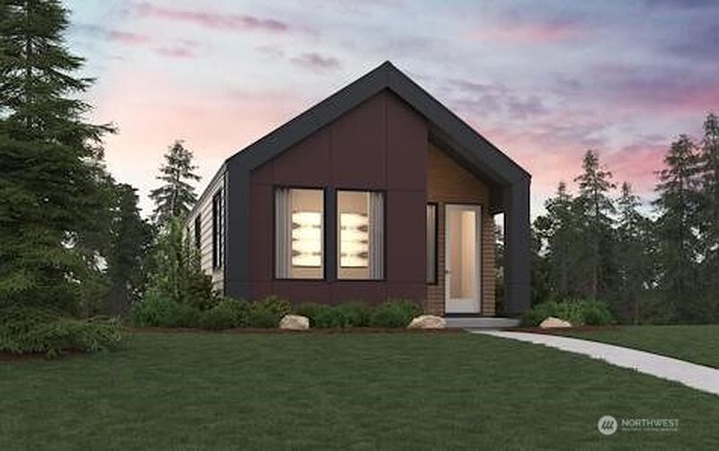2nd image of 4045 Aberdeen Way NE