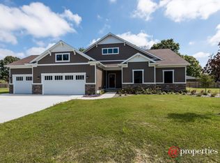 4071 Fox Woods Rd, Saint Joseph, MI 49085