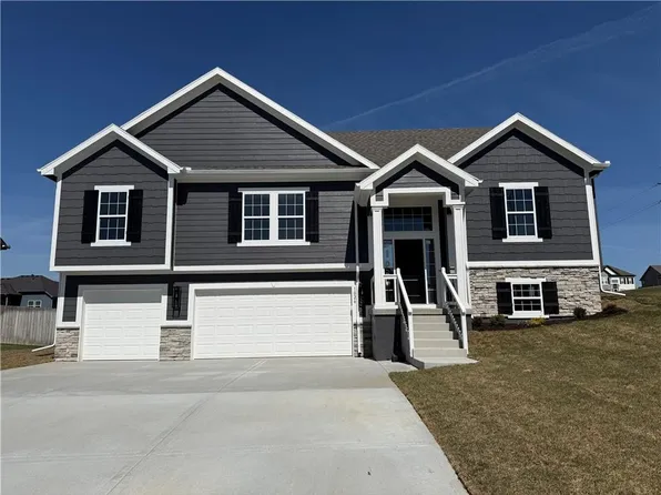 1026 Jasmine Dr, Liberty, MO 64068