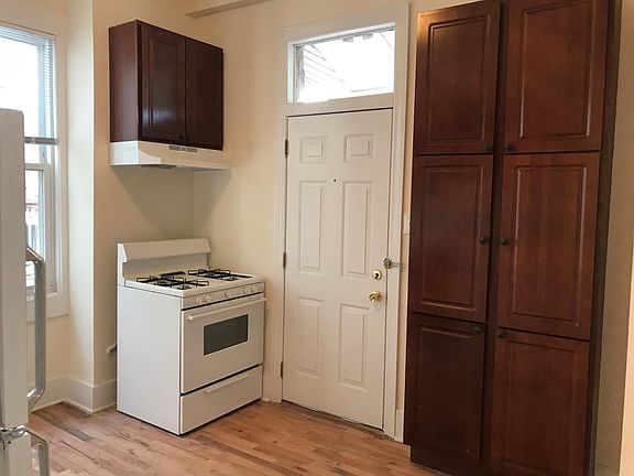2nd image of 2841 W Armitage Ave #2