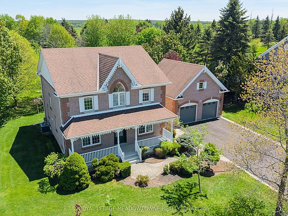 3rd image of 19 McCullogh Dr
