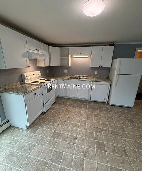 203 Center St #2 — Photo 2