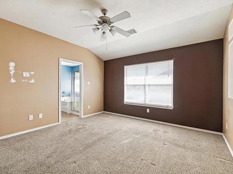 14307 Mirkwood Ln — Photo 10