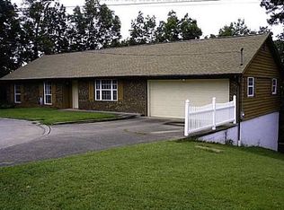 404 Spruce Ln, Poca, WV 25159