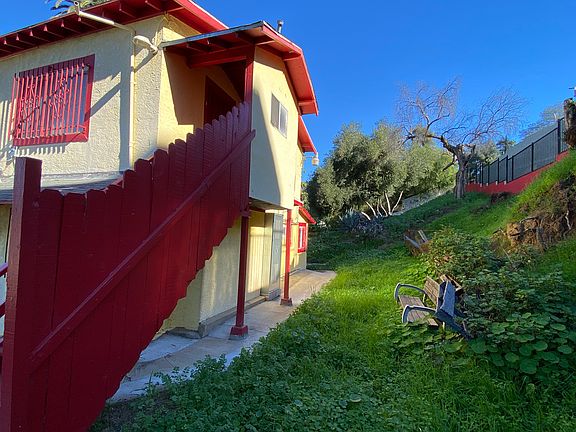 4th image of 1628 1/2 Morton Ave