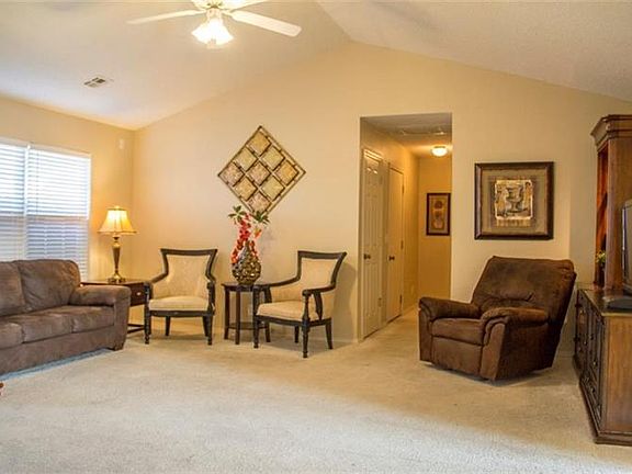 2nd image of 703 Earls Ct