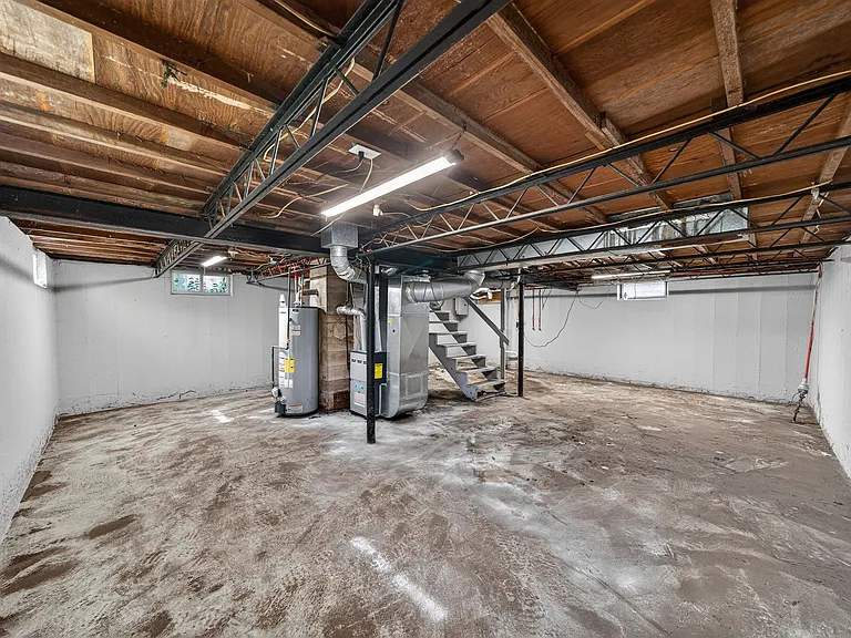 3220 Vermont Pl — Photo 17