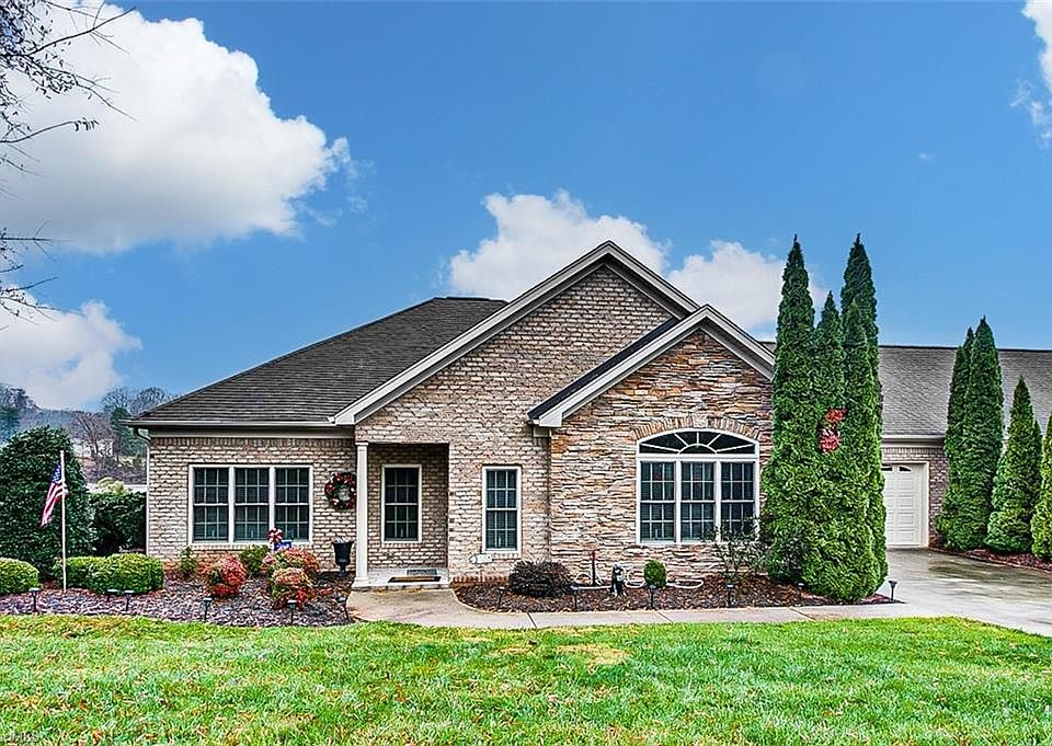 1st image of 2458 Waterside Dr