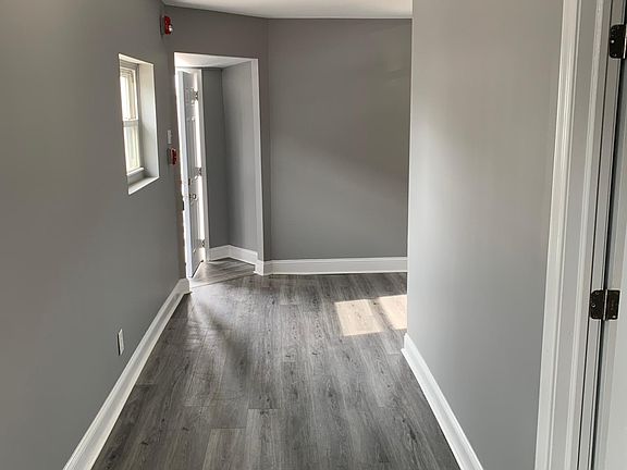 5th image of 900 E Tioga St #900