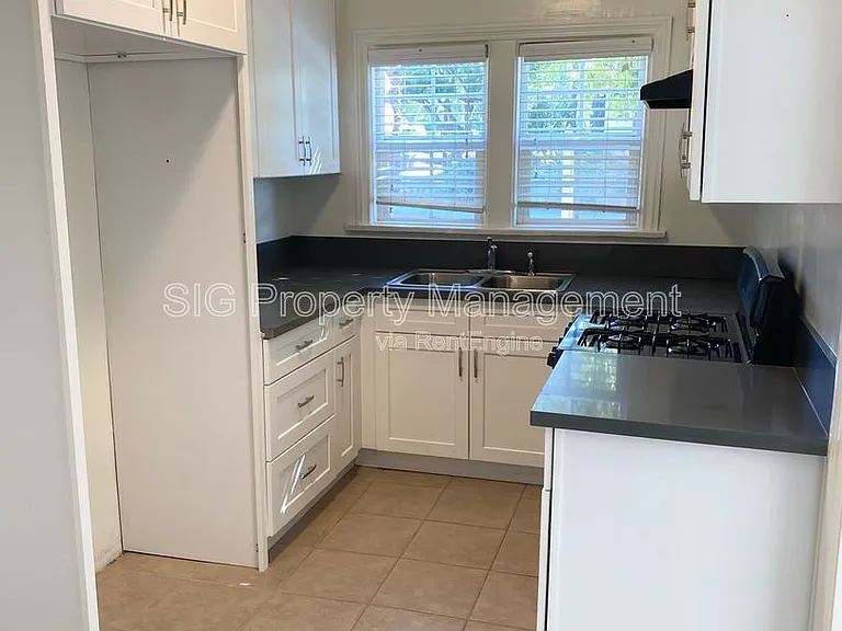 1157 N Maryland Ave #2 — Photo 7