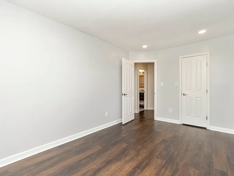 9568 Bay Front Dr — Photo 4