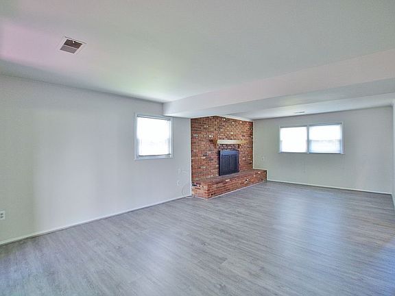 3rd image of 2515 Pembroke Ct