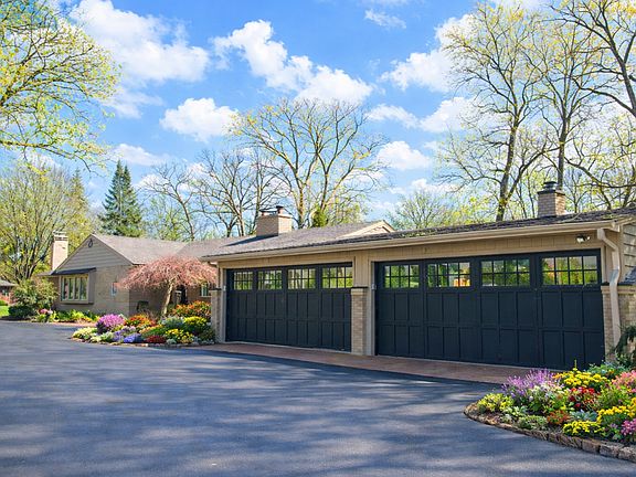 3rd image of 1316 Mineral Springs Rd