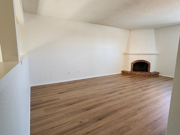 3rd image of 1831 W Mulberry Dr