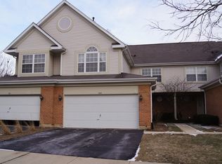 349 Cimarron Rd E, Lombard, IL 60148