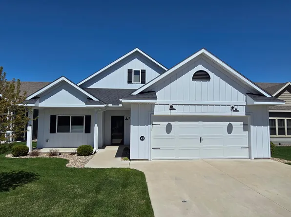 45 Waterford Ln, Waite Park, MN 56387