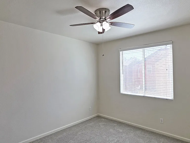 845 Bronze Ln — Photo 27