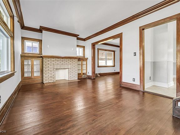 2nd image of 10204 Robinson Ave
