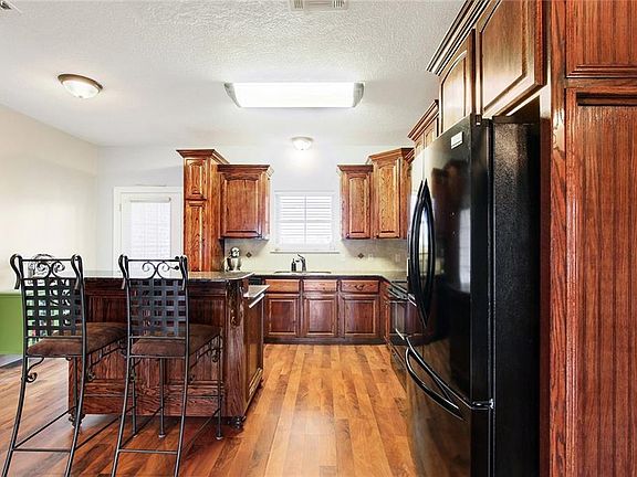 5th image of 4016 Bertie Ann Dr