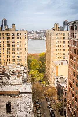 Rented by Thor Equities | media 24