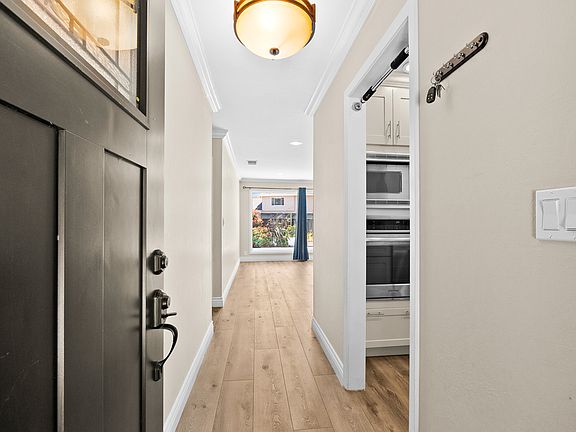 4th image of 1194 Lynhurst Way