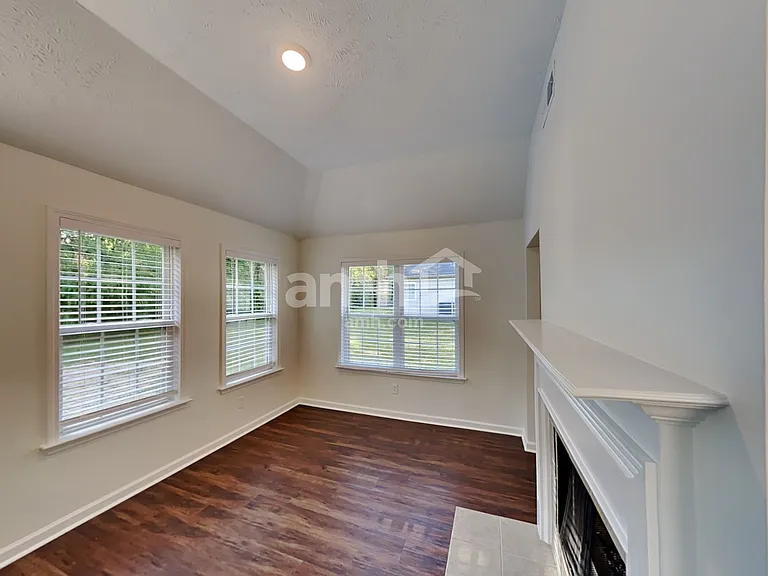 300 Davids Way — Photo 16