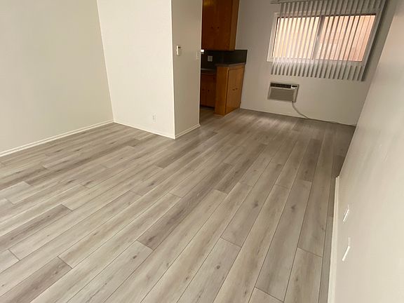 3rd image of 7614 Hampton Ave APT 4