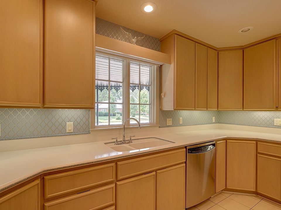 3840 Jones St, Sioux City, IA 51104 Zillow