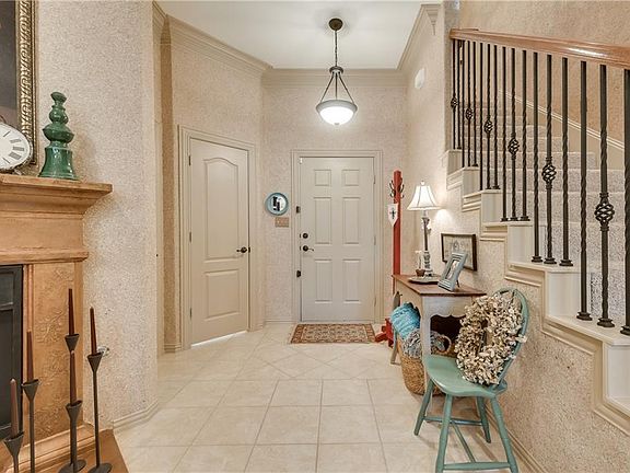 2nd image of 2180 McPherson Dr #2180