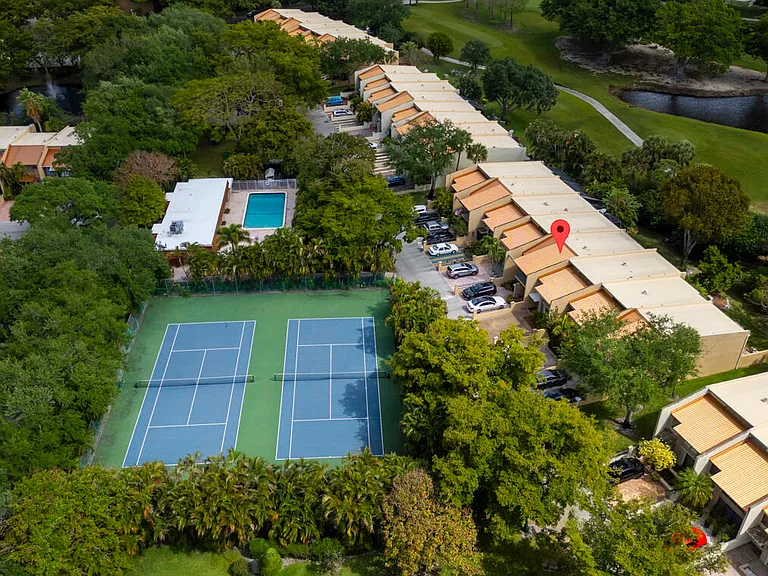 720 E Coco Plum Cir #5 — Photo 38