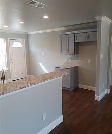4th image of 3318 Seaton Dr