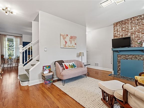 3rd image of 1826 Ley St