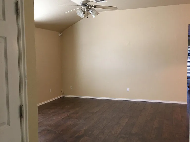 2604 Northern Hills Rd — Photo 2