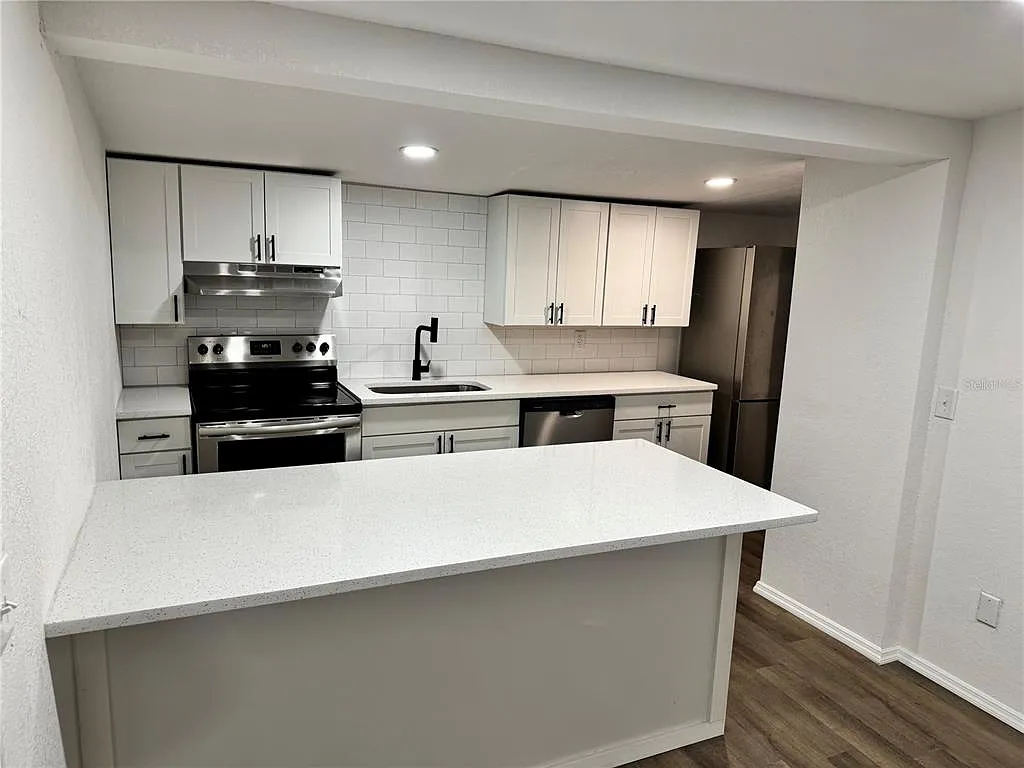 2 bed, 1.0 bath, 1088 sqft, $1,850 — Photo 3