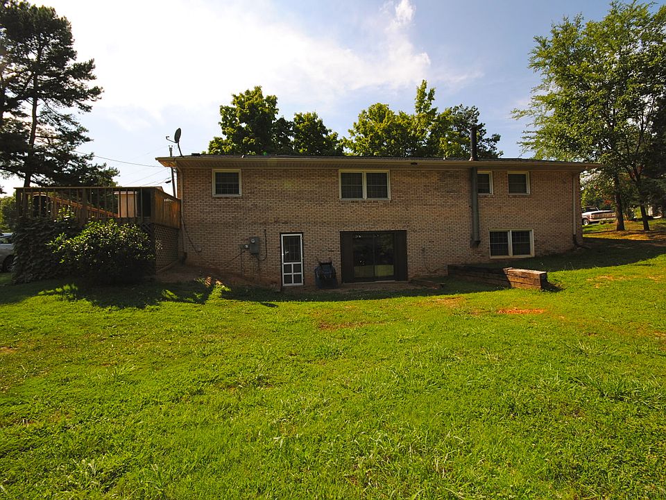 2nd image of 109 Old Meadowbrook Rd