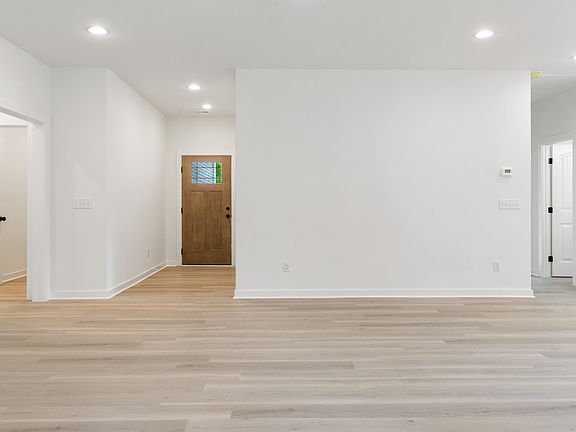 5th image of 7659 Cloverdell Dr