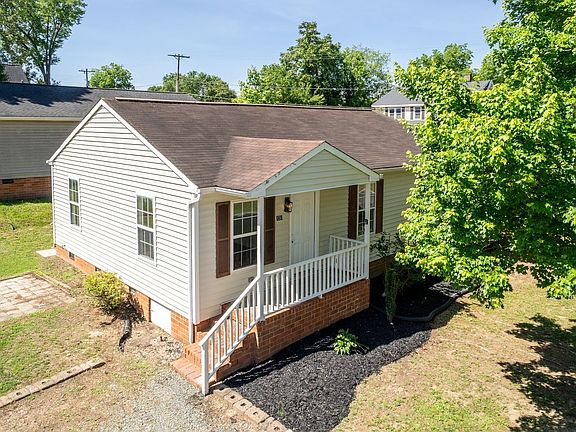4th image of 830 Oxford Ln