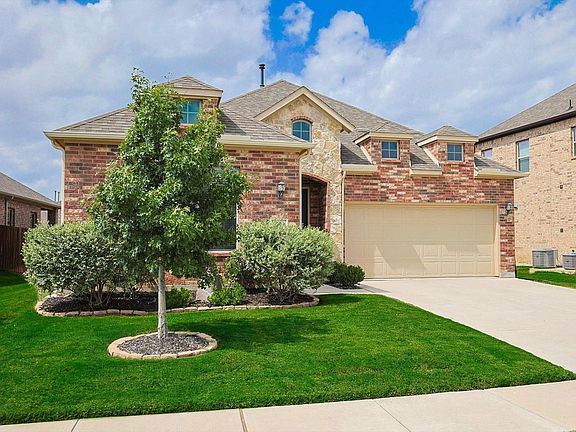3rd image of 9504 Meadowpark Dr