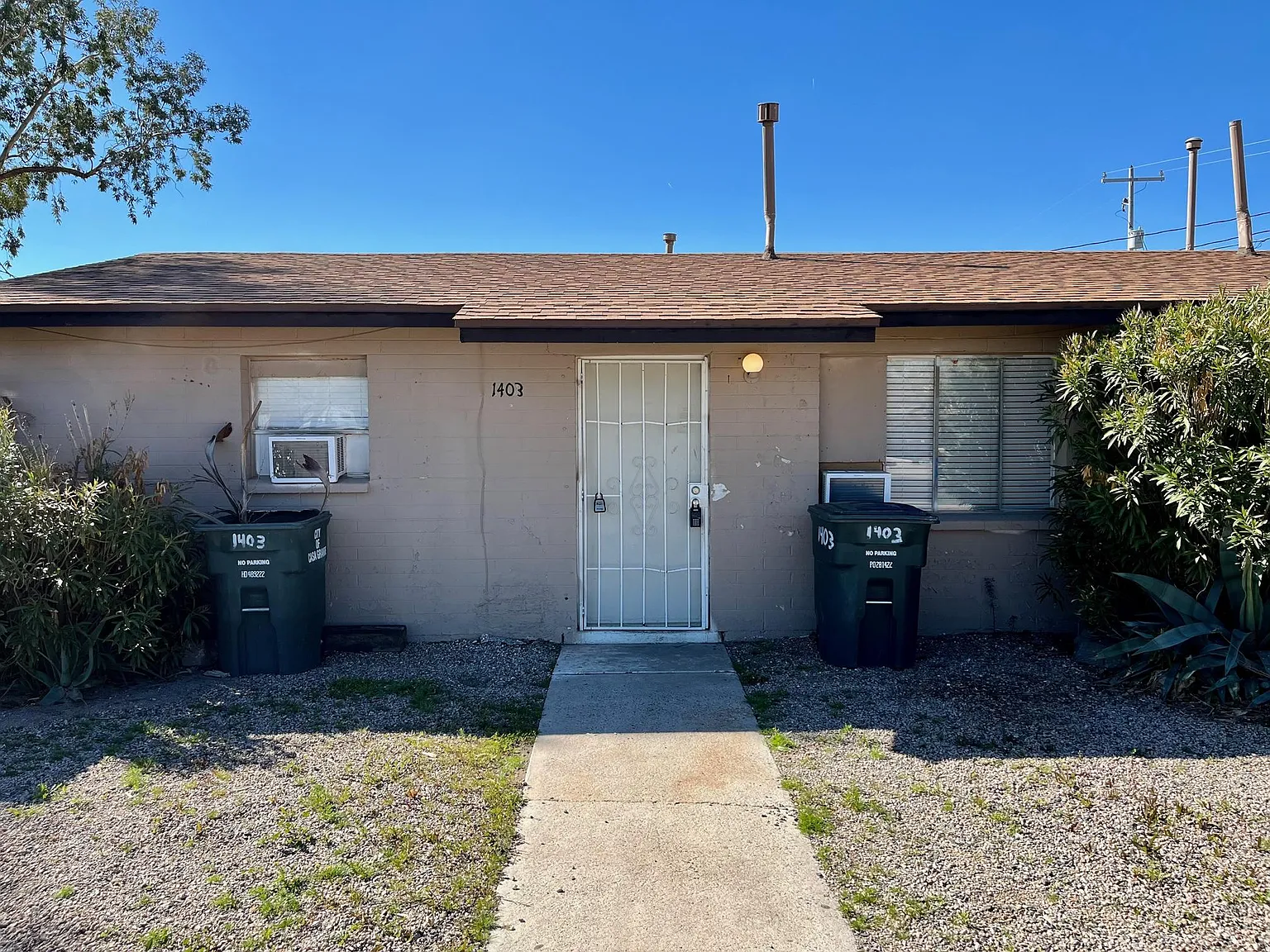 2 bed, 715 sqft, $900 — Photo 1