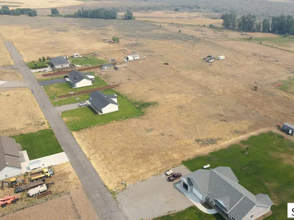 2910 Pack Saddle Dr, Saint Anthony, ID 83445