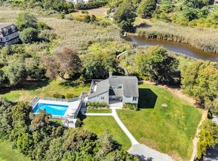 19 Rogers Ln, Remsenburg, NY 11960