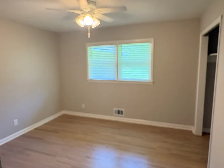 1262 Robert Ln — Photo 16