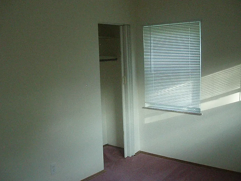 1st floor bedroom with closet