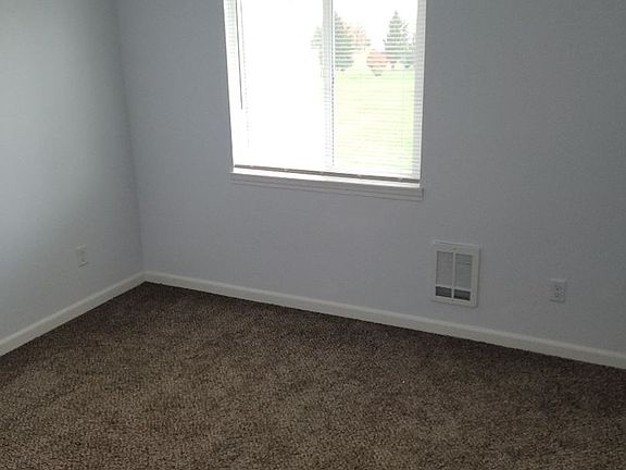 3rd image of 605 Umatilla Ave #307