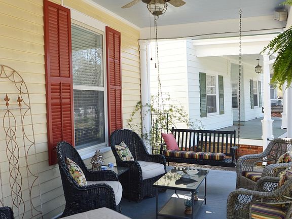 4th image of 218 Metcalf Street