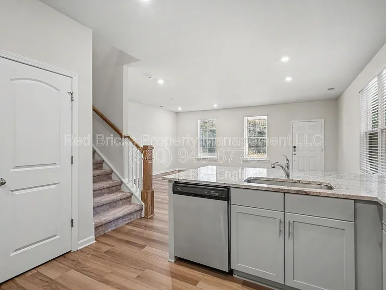 7718 Nelson Rd — Photo 13