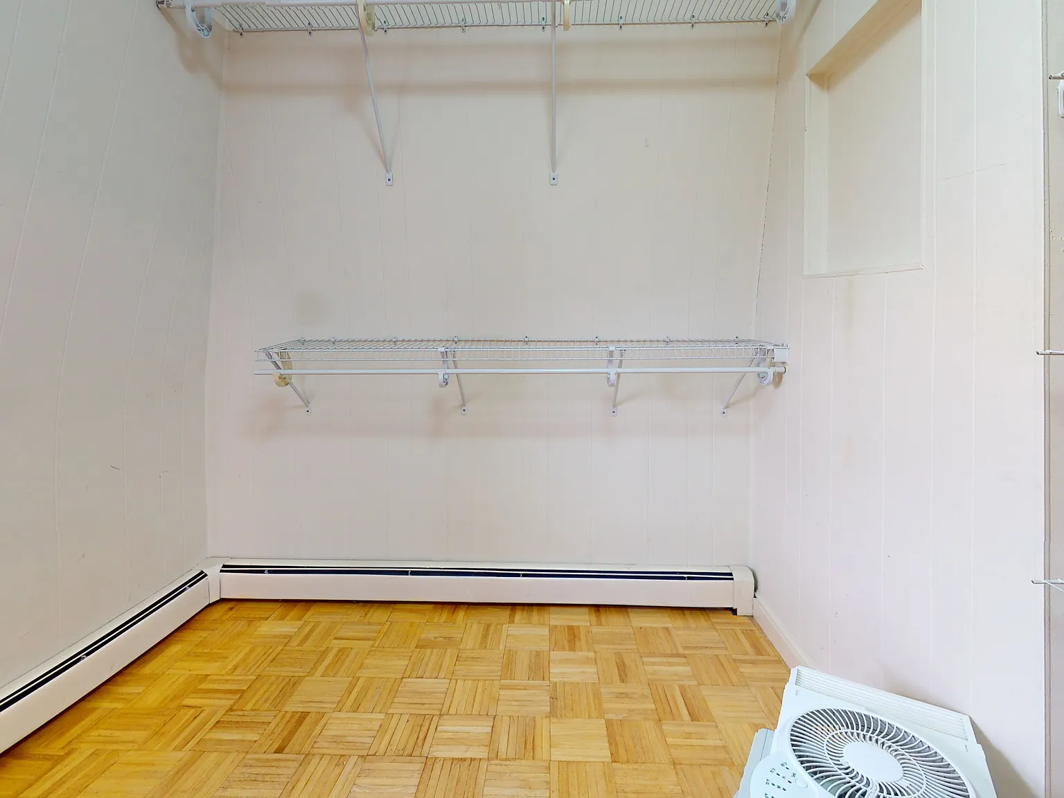 4 bed, 9999 sqft, $4,200 — Photo 4